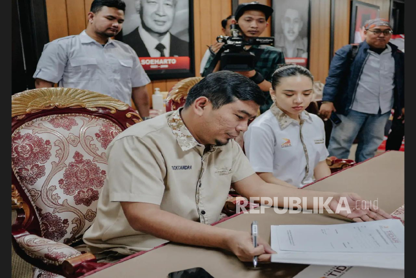 Pengambilan formulir pendaftaran Bakal Calon Ketua Umum PP Tunas Indonesia Raya (TIDAR) Periode 2025-2030 telah resmi dimulai. Organisasi sayap pemuda Partai Gerindra ini membuka stand pendaftaran di Kantor DPP Gerindra, Ragunan, Pasar Minggu, Jakarta Selatan.