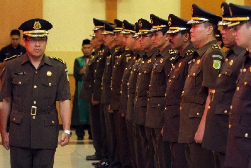 Pengangkatan jaksa khusus kasus korupsi di Kejaksaan Agung, Jakarta, Kamis (8/1).