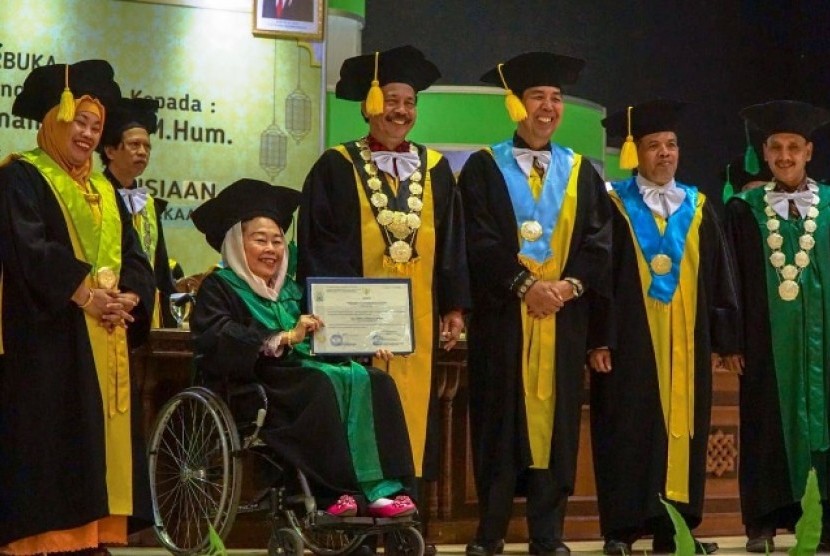 Penganugerahan gelar doktor honoris causa untuk Ibu Shinta Nuriyah, istri KH Abdurrahman Wahid.