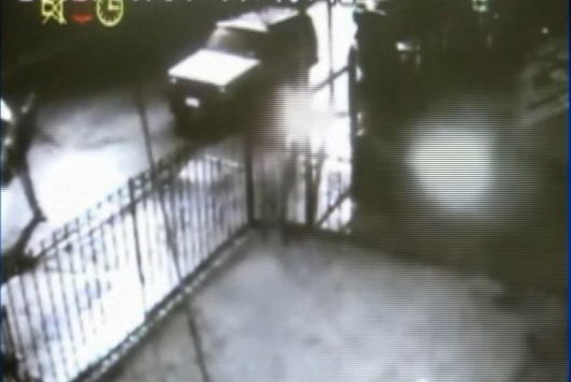 Pengeboman Islamic Center New York yang berhasil direkam kamera CCTV.