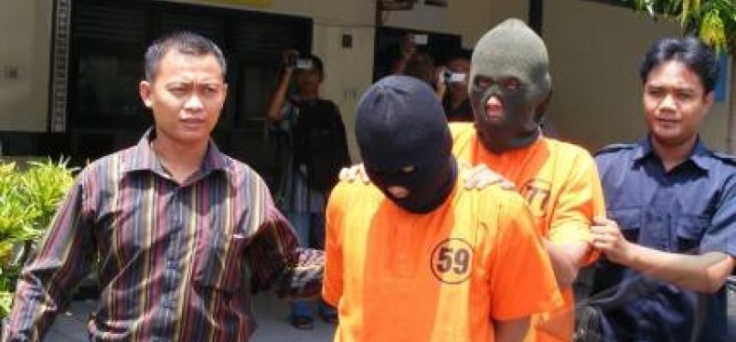 Pengedar narkoba yang ditangkap aparat keamanan (ilustrasi)