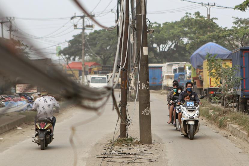 Dinas Perhubungan (Dishub) Kabupaten Tangerang, Provinsi Banten, mulai memberlakukan pembatasan jam operasional bagi kendaraan angkutan barang yang melintas di Jalan Perancis Dadap, Kecamatan Kosambi. 