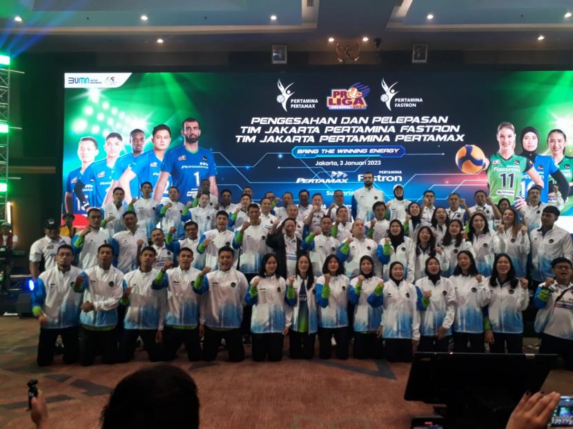 Pengesahan dan pelepasan tim Pertamina Fastron dan tim Pertamina Pertamax untuk Proliga 2023, di Graha Pertamina, Jakarta, Selasa (3/1/2023). 