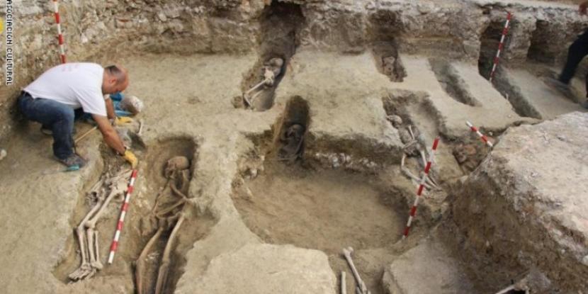 Penggalian makam muslim kuno zaman Andalusia di Spanyo,.