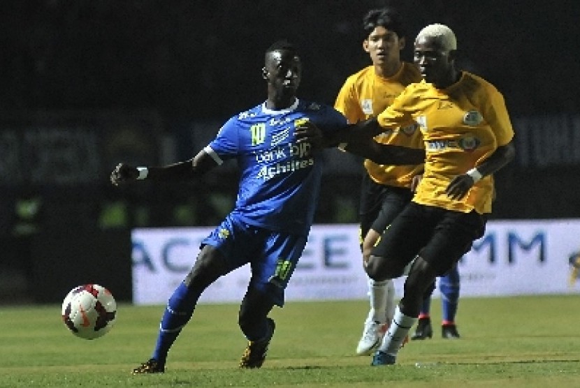 Penggawa Persib Bandung, Makan Konate (10).