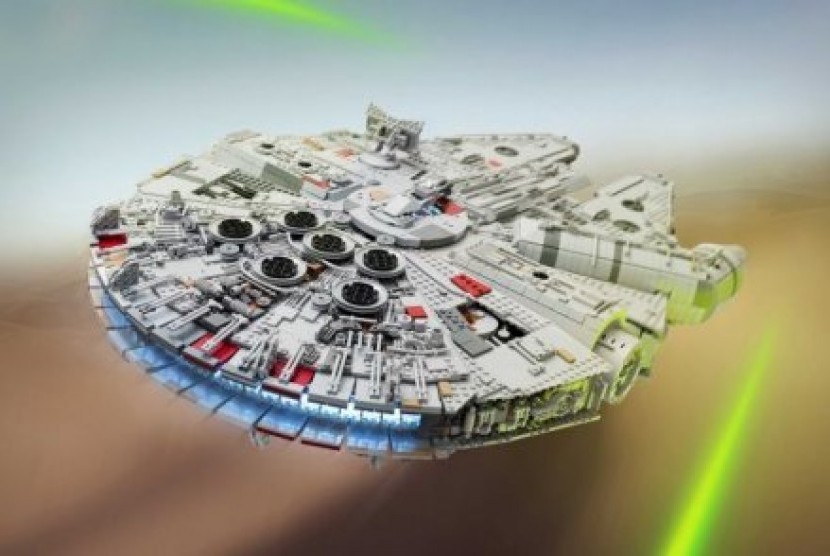 Penggemar Star Wars, Marshal Banana, membuat pesawat Lego ‘Millennium Falcon’. 