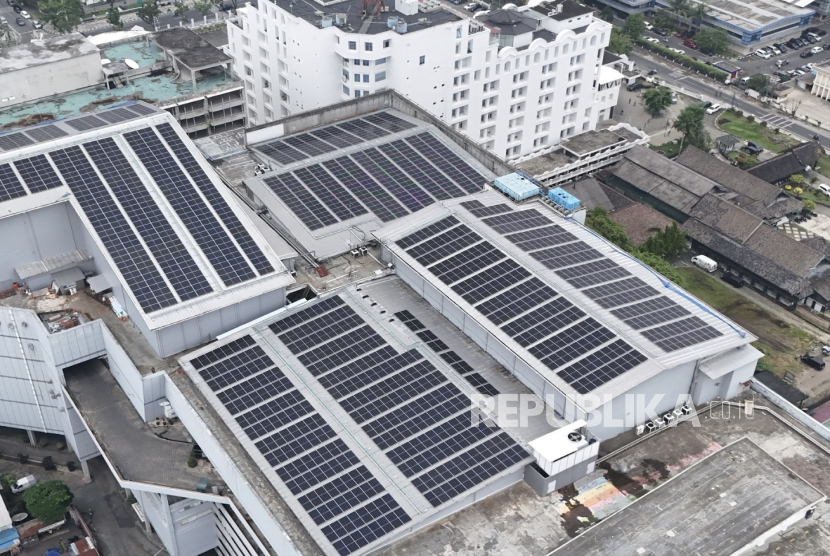LMI Genjot Energi Bersih, Lima Mal Gunakan PLTS Atap