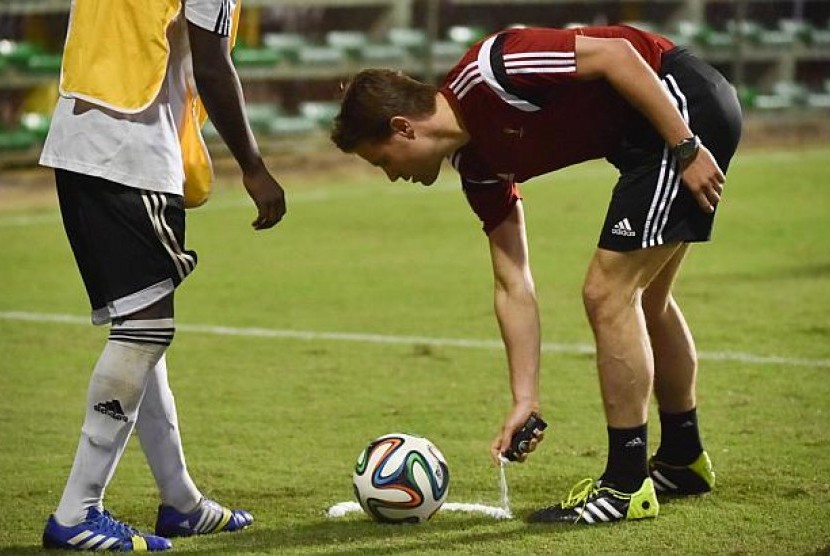 Penggunaan Vanishing Spray dilarang di Bundesliga Jerman.