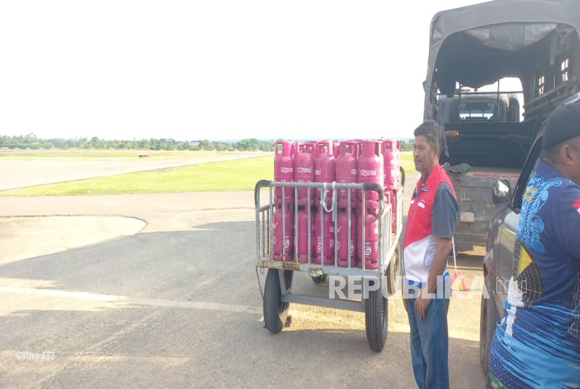 Pertamina Patra Niaga Pastikan Kelancaran Pasokan, BBM dan LPG Dikirim via Udara ke Bener Meriah