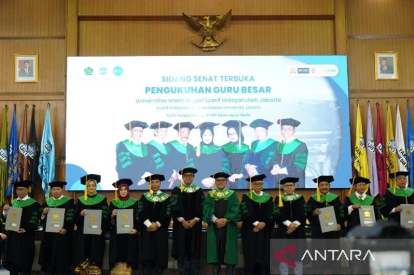 Pengukuhan tujuh guru besar UIN Jakarta di bidang ilmu syariah 
