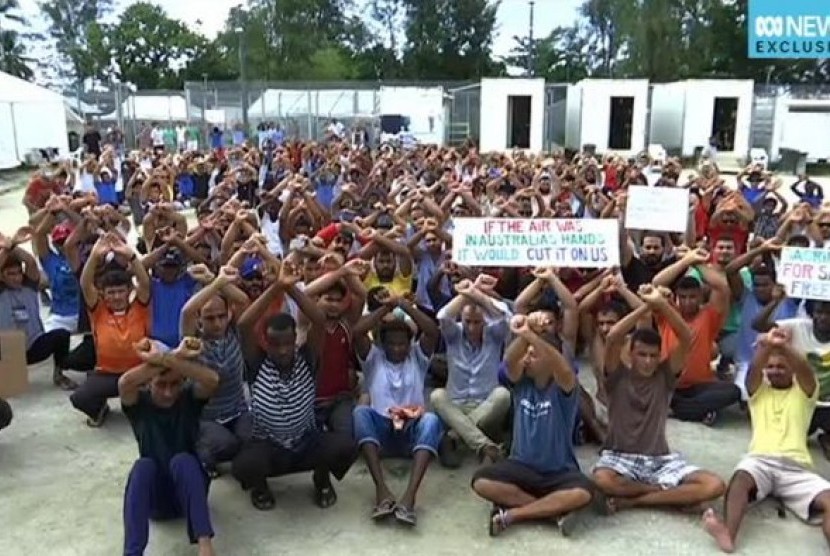 Pengungsi di detensi imigrasi Pulau Manus mengaku khawatir dengan keamanan mereka setelah detensi itu resmi ditutup.