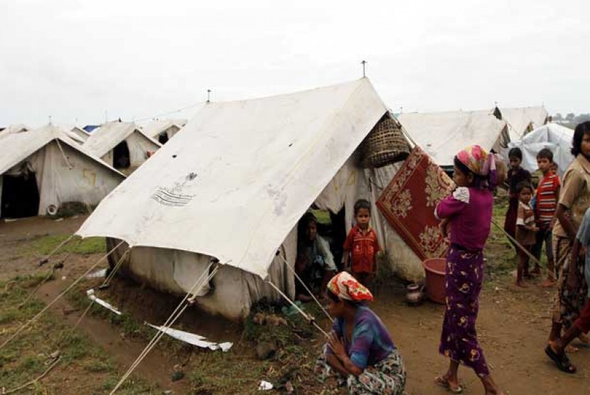 Pengungsi etnis Rohingya di kamp pengungsi Baw Pha Du di Sittwe, Negara Bagian Rakhine, Myanmar, Rabu, (1/8).