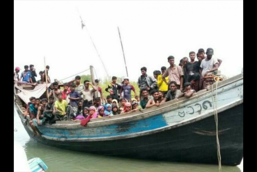 Pengungsi Rohingnya yang tiba di Biureun, Aceh Jumat (20/4) 