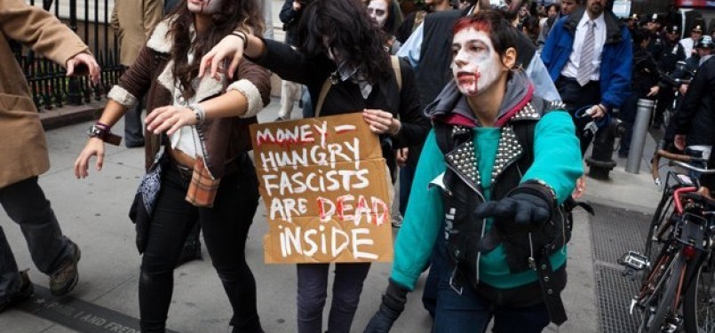 Pengunjuk rasa anti-Wall Street berkostum ala Zombie