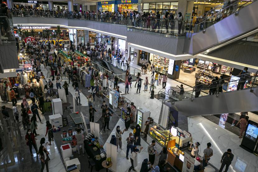 Himpunan Penyewa Pusat Perbelanjaan Indonesia (Hippindo) menyatakan jumlah pengunjung mall atau pusat perbelanjaan terus melonjak. 