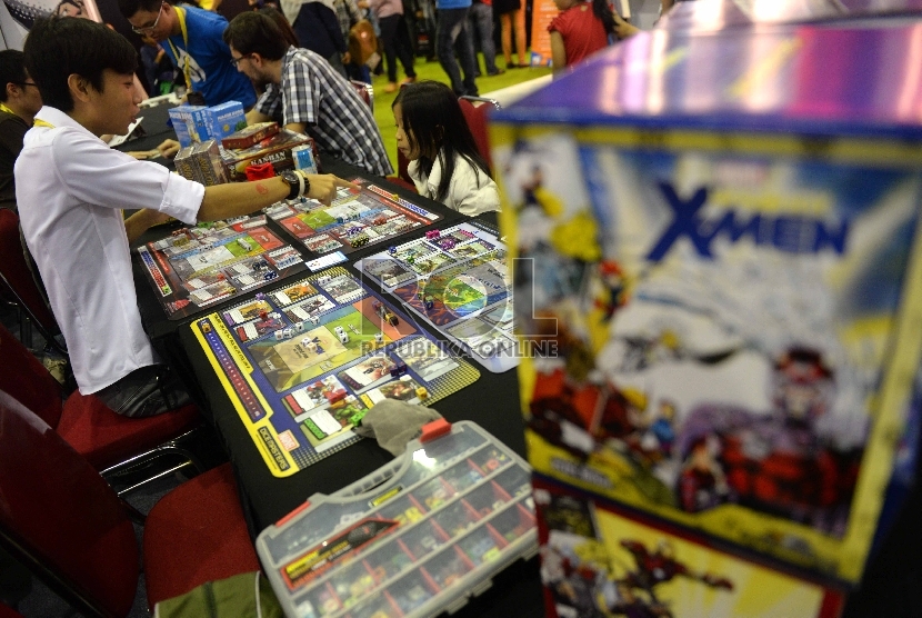 Pengunjung memadati lokasi gelaran Indonesia Comic Con 2015 di Balai Sidang Jakarta, Sabtu (14/11). Republika/Wihdan Hidayat