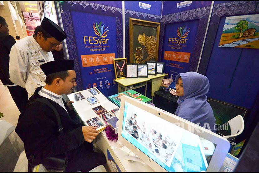 BI: Fesyar Dukung Industri Halal di Kawasan Timur Indonesia (ilustrasi stand Fesyar)