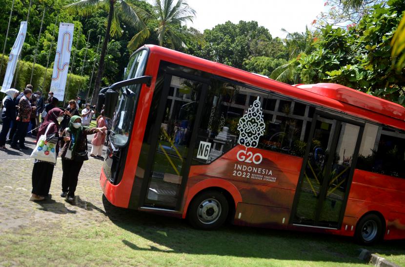 Bus listrik yang digunakan untuk KTT G20. Pemkot Surabaya akan menerima bantuan bus listrik bekas acara KTT G20.