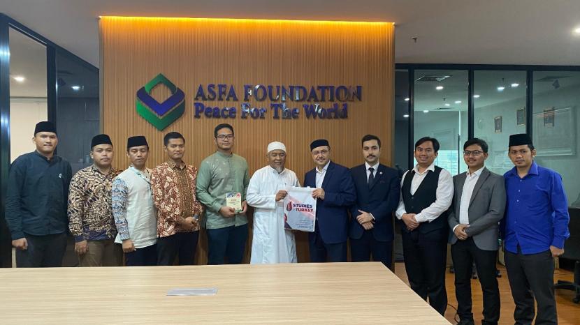 Pengurus Lazis ASFA bersama pengurus Yayasan Sulaimaniyah di Jakarta