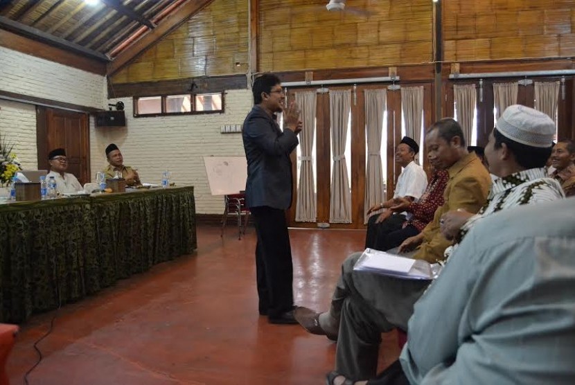 Pengurus masjid dan musola di kota Tangerang Selatan mengikuti pelatihan instruktur berbasis SET,