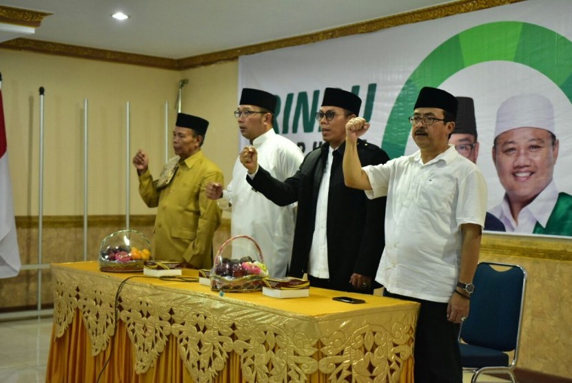 Pengurus PC NU Kabupaten Indramayu menyampaikan ikrar dukungan untuk pasangan Rindu dalam Pilgub Jabar 2018. 