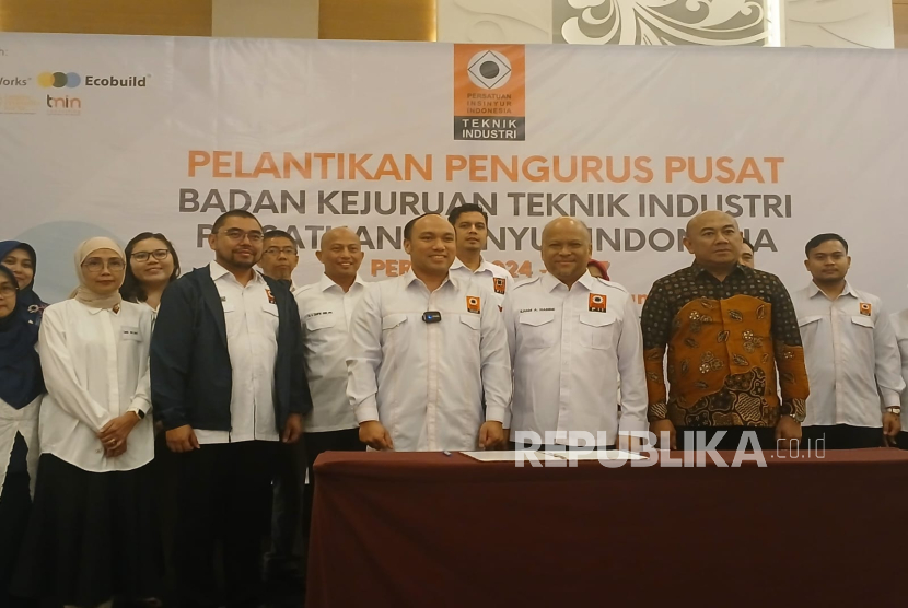 Pengurus Pusat Badan Kejuruan Teknik Industri (BKTI) Persatuan Insinyur Indonesia (PII) melakukan pelantikan ketua baru. 