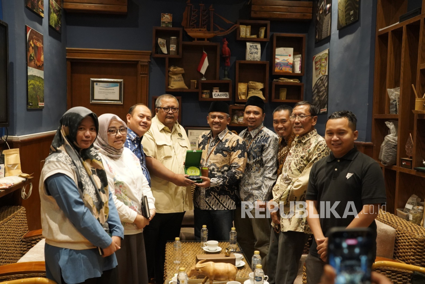 IZI Berangkatkan Delegasi Bantuan Kemanusiaan Peluk Palestina Tanpa Batas ke Gaza