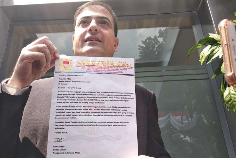 Pengusaha Sam Aliano diperiksa sebagai tersangka atas kasus pencemaran nama baik terhadap Nikita Mirzani. Polda Metro Jaya, Jakarta, Senin (20/8). 