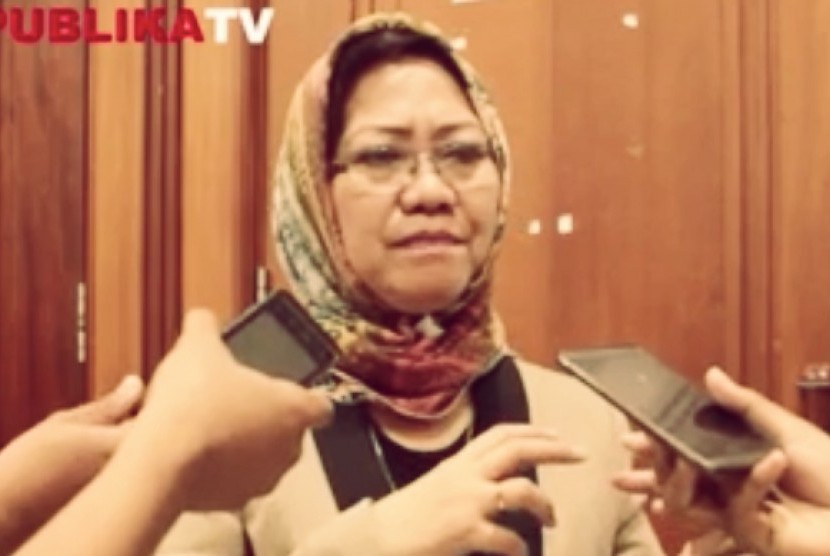 Peniliti Senior LIPI, Siti Zuhro 
