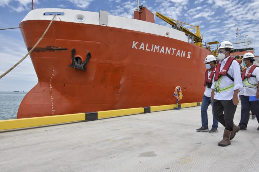 Peninjaun pembangunan Pelabuhan Patimban, Sabtu (31/10). Kementerian Perhubungan (Kemenhub) mengungkapkan sejumlah nilai strategis Pelabuhan Patimban, Subang, Jawa Barat.