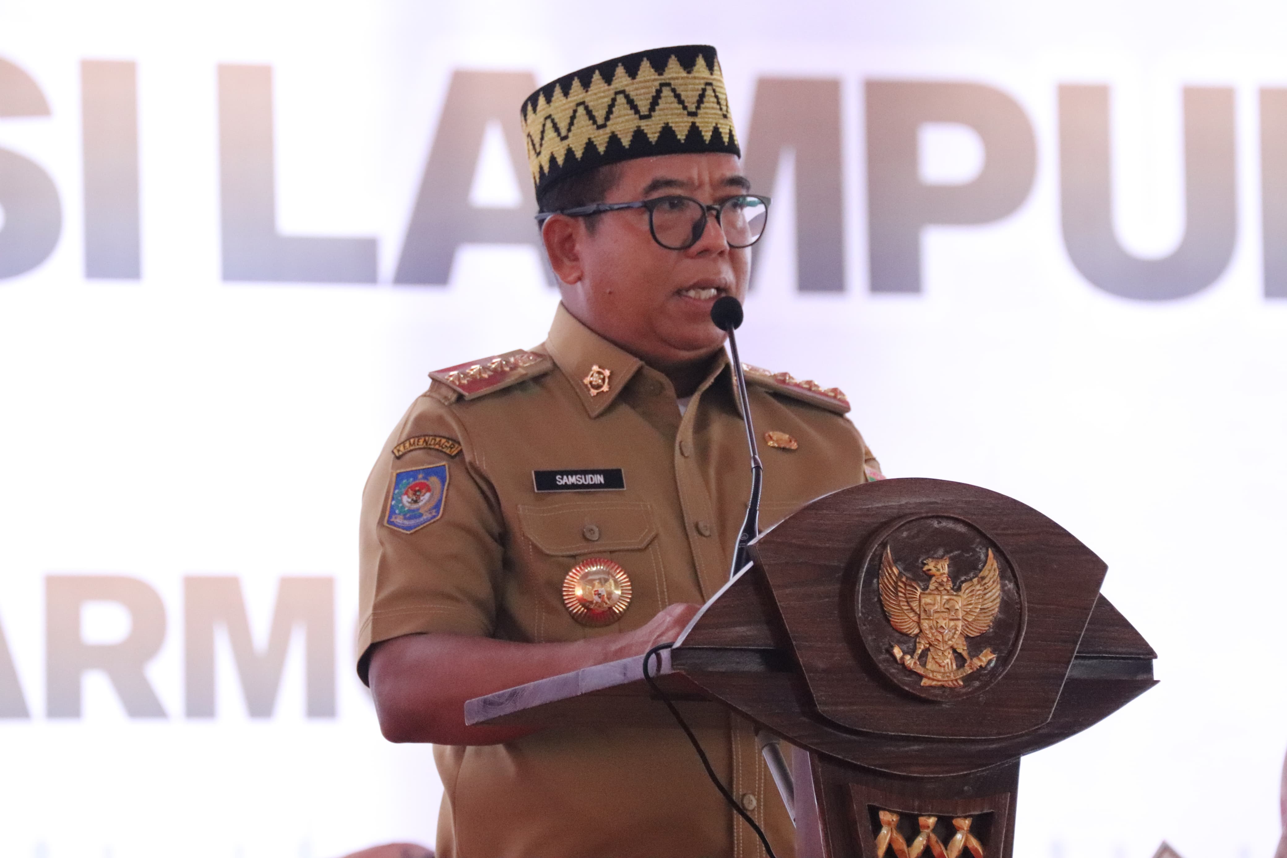 Penjabat Gubernur Lampung, Samsudin dan Pemerintah Provinsi Lampung menggelar kegiatan Doa Bersama dan Pengajian Akbar Pemerintah Provinsi Lampung dalam rangka mewujudkan Pilkada yang Aman, Damai, dan Harmoni, bertempat di Lapangan Korpri, Kantor Gubernur Lampung, Senin (25/11/2024).