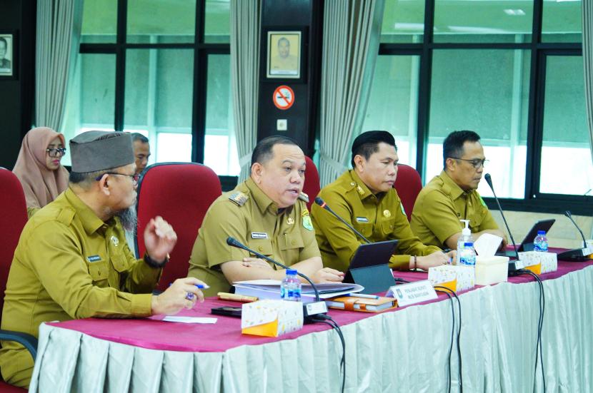 Penjabat (Pj) Bupati Musi Banyuasin H Sandi Fahlepi mengikuti Penilaian Evaluasi Kinerja Penjabat Kepala Daerah Triwulan I Bulan Juni dan Juli Tahun 2024 yang diselenggarakan oleh Kementerian Dalam Negeri (Kemendagri).