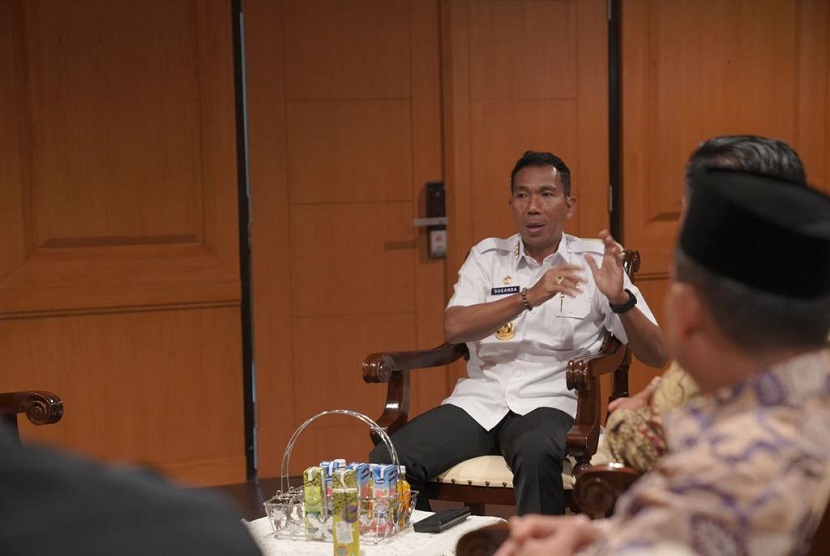 Penjabat (Pj) Gubernur Kepulauan Bangka Belitung (Babel), Suganda Pandapotan Pasaribu, berharap Komisi Pemilihan Umum (KPU) Provinsi Kepulauan Babel, dapat mempersiapkan pemilu serentak 2024 dengan matang.