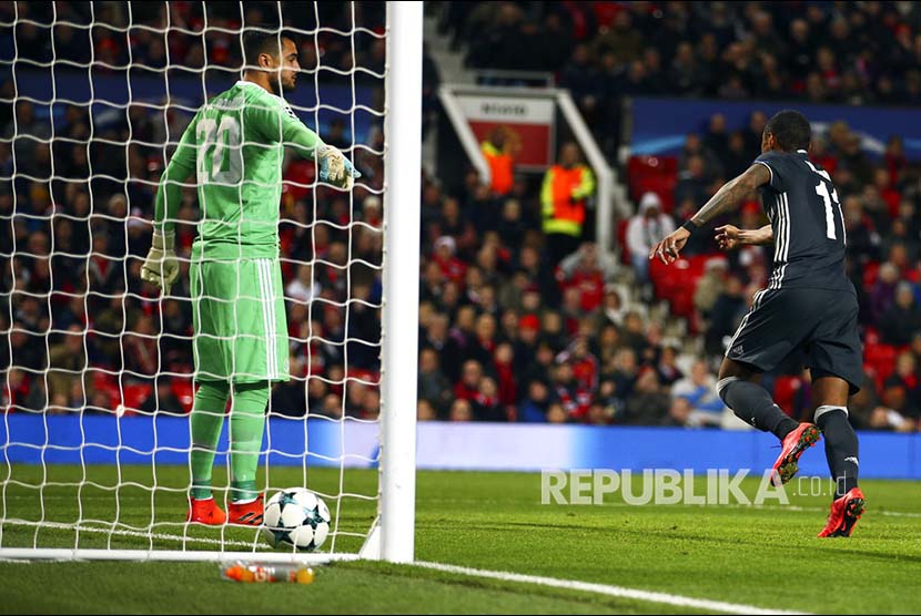 Penjaga gawang MU Sergio Romero menganggap offside gol Moskow pada pertandingan Group A UEFA Champions League antara Manchester United melawan CSKA Moscow di Old Trafford, Manchester