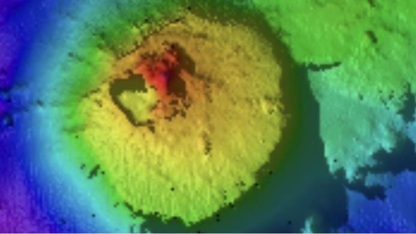 Penjelajah lautan yang memetakan dasar laut di lepas Pantai Guatemala telah menemukan sebuah gunung bawah laut (seamount) yang tersembunyi di bawah ombak.