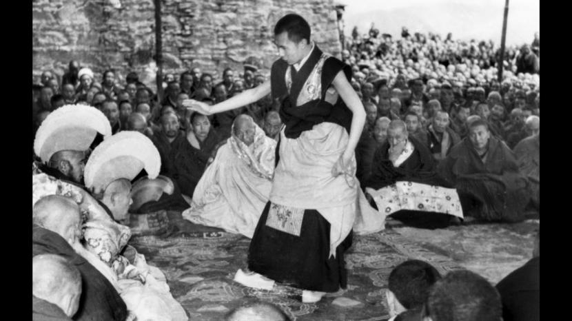 Penobatan Dalai Lama ke 14 di Tibet.