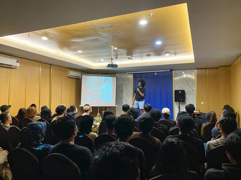 Penonton antusias mengikuti acara Freedom of Gambleh: Special Showcase yang digelar Horaios Malioboro Hotel, dengan menggandeng komunitas stand up comedy di Yogyakarta.