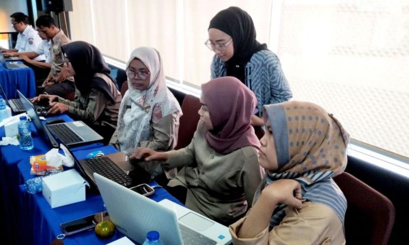 Pentingnya pemahaman terkait AI, menjadi fokus Kampus Fintech Pertama di Indonesia ini, dalam upayanya memberikan wawasan tentang pendidikan di era digital. Workshop berlangsung di Kampus Cyber University, jl. TB Simatupang No.6, RT.7/RW.5, Tanjung Barat, Kec. Jagakarsa, Jakarta Selatan, pada Rabu (15/5) lalu.