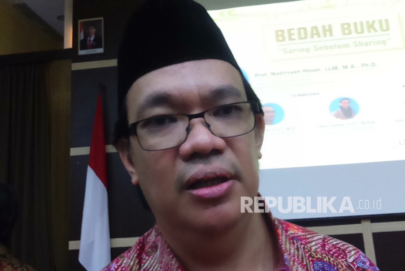 Gus Nadirsyah Hosen mengingatkan tak terburu-buru gugat UU Ciptaker ke MK.