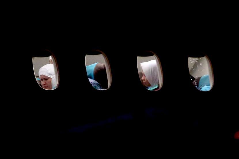 Penumpang pesawat (Ilustrasi). Menurut pakar perjalanan dari AirAdvisor, ada empat area kursi di pesawat yang sebaiknya tidak dipesan penumpang.