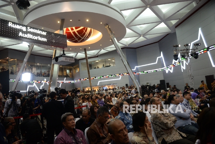 Penutupan Perdagangan BEI 2016 di Aula Utama BEI, Jakarta, Jumat (3012).