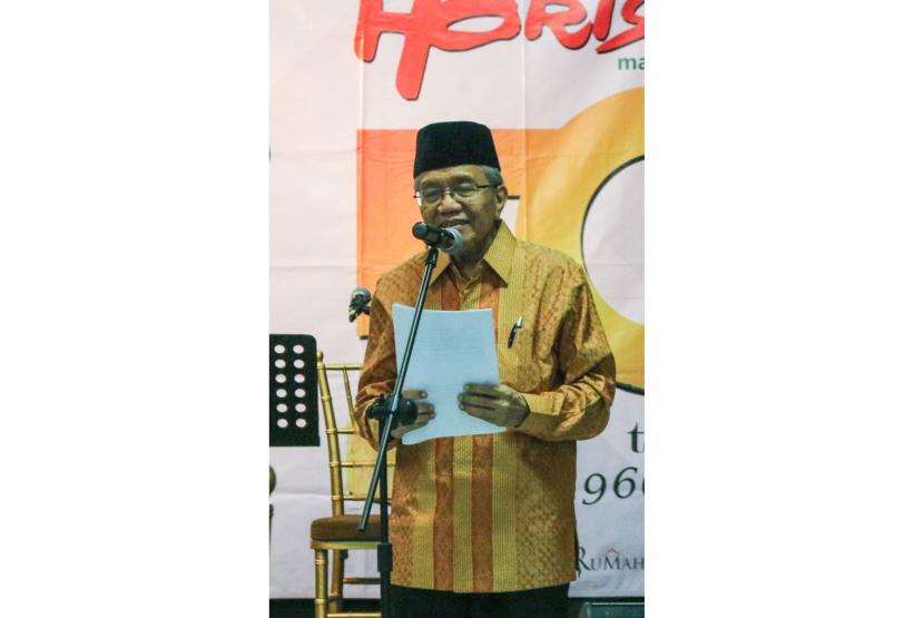 Penyair Taufiq Ismail di acara peringatan HUT Horison