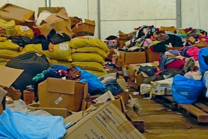 Penyalur bantuan telah keluarkan himbauan bagi warga Australia untuk tidak mendonasikan barang yang dibutuhkan bagi korban bencana.