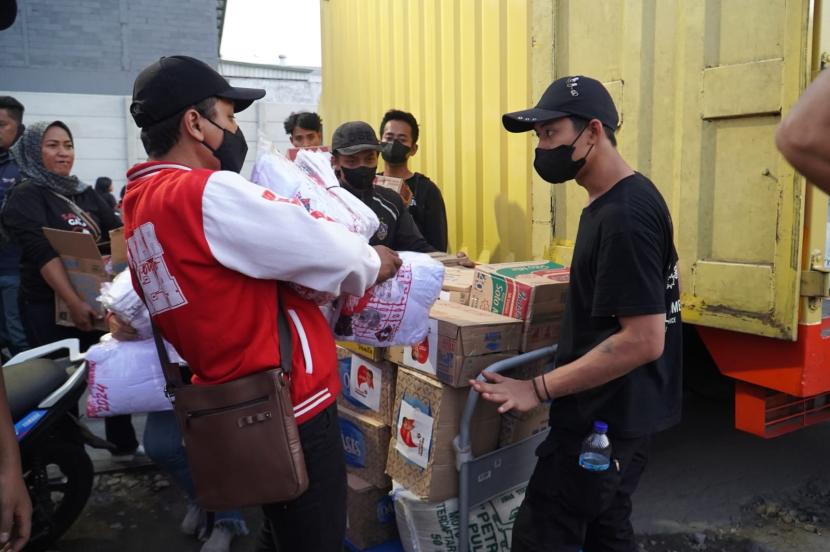 Penyaluran bantuan kepada korban kebakaran di Penjaringan, Jakarta Utara terus dilakukan. 
