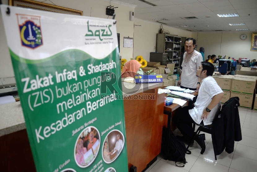 Penyaluran zakat, infaq, shadaqah non cash,  di kantor Bazis DKI Jakarta.