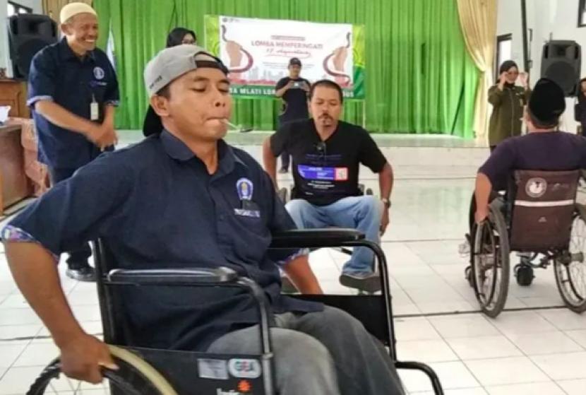 Penyandang disabilitas di Kabupaten Kudus, Jawa Tengah memeriahkan peringatan Hari Ulang Tahun ke-77 Kemerdekaan RI dengan menggelar berbagai perlombaan.