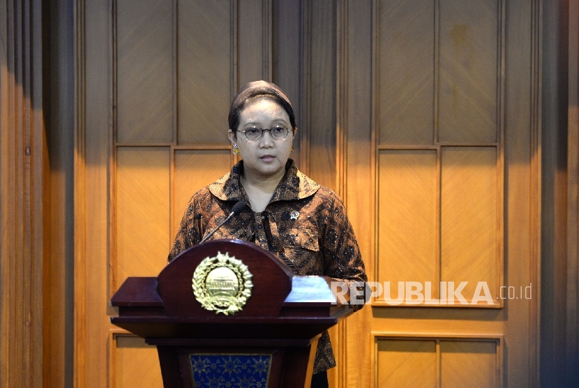 Penyanderaan 7 WNI di Filipina. Menteri Luar Negeri Retno Marsudi memberikan paparan saat konferensi pers terkait penyanderaan WNI di wilayah Filipina, Jakarta, Jumat (24/6). 