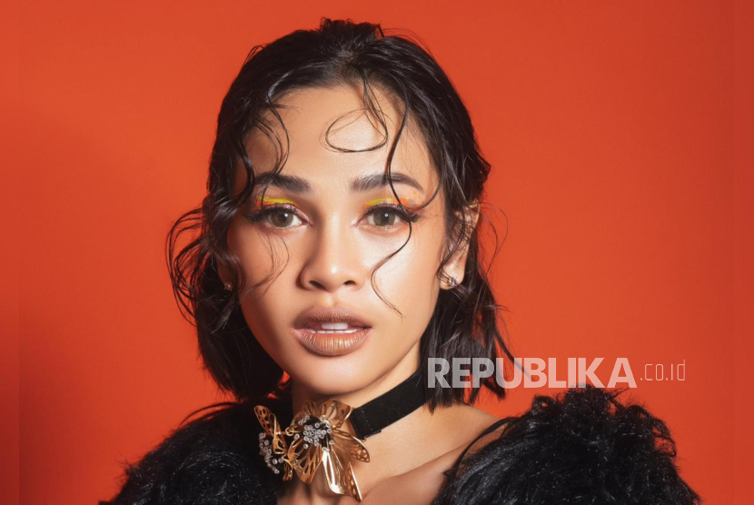 Penyanyi Andien. Andien merilis lagu terbaru berjudul Ujung-ujungnya Kamu.