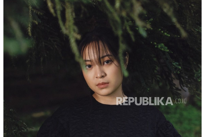 Penyanyi Bernadya Ribka. Bernadya dan Juni Records mendapatkan tiga penghargaan Platinum Awards.