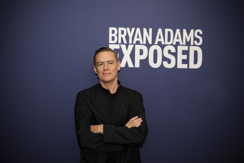 Penyanyi Bryan Adams positif Covid-19 untuk kedua kalinya dalam sebulan.